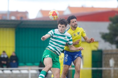 CD La Virgen y Atlético Mansillés firmaron tablas en su pulso en Los Dominicos.