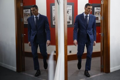 El presidente del Gobierno, Pedro Sánchez, a su llegada a la comparecencia este viernes.