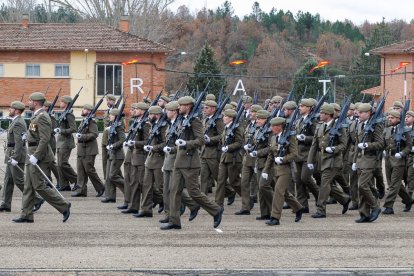 Militares del Ejército de Tierra en uno de los actos celebrados en la base Conde de Gazola, de Ferral del Bernesga.