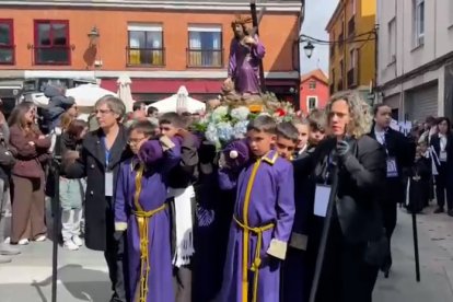 Imágenes de la primera procesión infantil de la Semana Santa leonesa