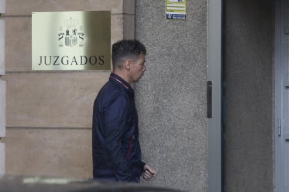 Mario Rivas en una de sus visitas al juzgado de Villablino.