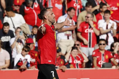 Muriqi celebra el gol de la victoria en el descuento.
