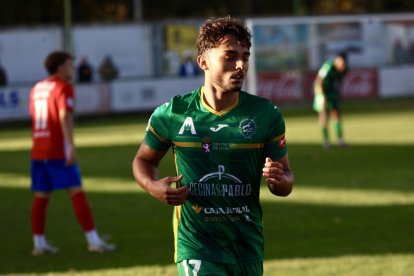 Adri Álvarez se perderá el partido frente al Rayo Cantabria al ver la quinta amarilla.