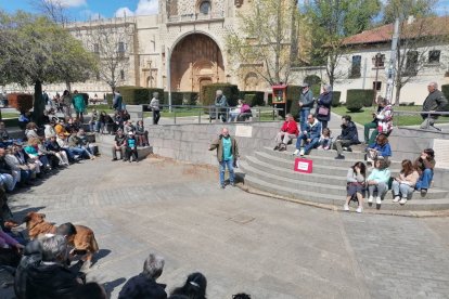 Raúl Fuente desgrana detalles durante la última parada en el Ágora de San Marcos.