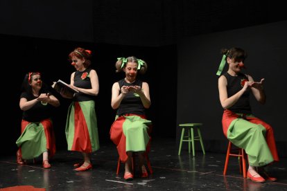 ACTUACIÓN DE TERRÓN TEATRO EN CERTAMEN NACIONAL DE TEATRO MARI CARMEN LERA CONDE