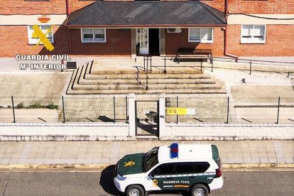 Sucesos.- Un detenido por robar en el interior de cinco vehículos en Fabero (León).