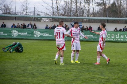 La Deportiva Ponferradina se impuso la pasada temporada 0-1 al Arenteiro en Espiñedo.