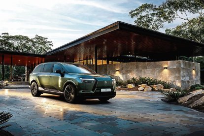La estética exterior del nuevo TZ 6 plazas equilibra un potente diseño SUV con una pura elegancia y un eficaz rendimiento aerodinámico.