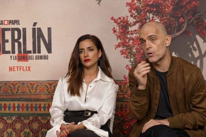 Los intérpretes Inma Cuesta y Pedro Alonso durante una entrevista.