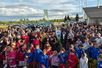 El torneo de futbol base ‘Ciudad de Astorga’ reunió a cerca de 900 jugadores. También rindió un homenaje a Ricardo García, toda una vida dedicada al fútbol.