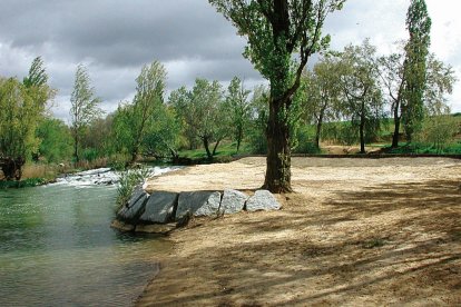 Playa fluvial de Valderas, en una imagen de archivo.