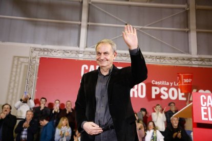 José Luis Rodríguez Zapatero, en un mitin en León el pasado marzo, con motivo de las elecciones autonómicas.