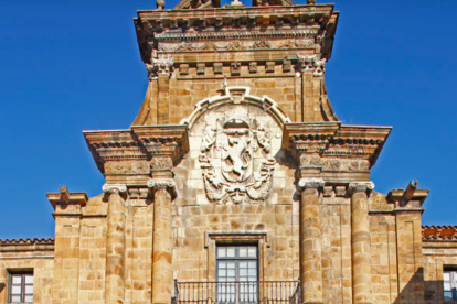 Detalle de la fachada del Palacio de Resnedo