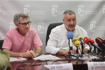 Paco Blanco, el organizador, junto a Eduardo Morán en la presentación