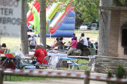 Tradicional acampada en las fiestas del Campón