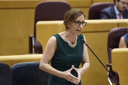 Archivo- La ministra de Sanidad, Mónica García.