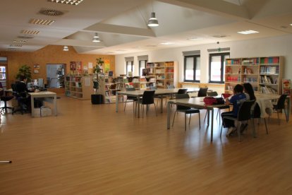 Biblioteca municipal de Santa María del Páramo.