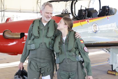 Felipe VI y la Princesa Leonor realizan un vuelo de instrucción en la Academia General del Aire (AGA), en San Javier, Murcia.