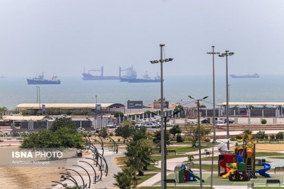 Barcos ayer, en el Estrecho de Ormuz.