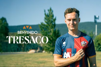 Tresaco ya viste la camiseta del Huesca.