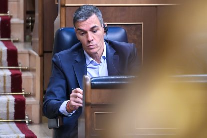 El presidente del Gobierno, Pedro Sánchez, durante una sesión plenaria en el Congreso.