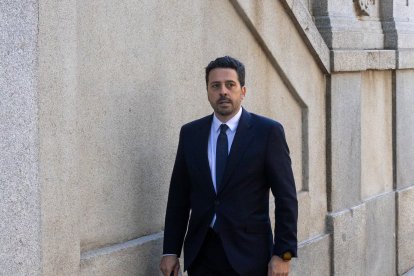 Archivo - El ex teniente fiscal de la Secretaría Técnica de la Fiscalía General del Estado Diego Villafañe durante la primera jornada del juicio al fiscal general del Estado, Álvaro García Ortiz, en el Tribunal Supremo, a 3 de noviembre de 2025, en Madrid.