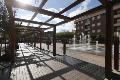 Una de las plazas de Santa María del Páramo.