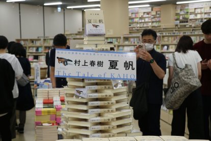 Murakami regresa a las librerías de Japón con su nueva novela, 'La historia de Kaho'.