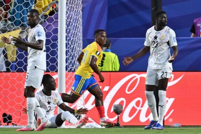 Jhon Arias (c) celebra el gol de su autoría que le dio el triunfo y el pase a octavos a Colombia en el Mundial 2026 ante Ghana. EFE/EPA/AMY KONTRAS.