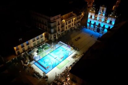 Imagen aérea de la última jornada del torneo Plaza Mayor de Astorga con sus finales.