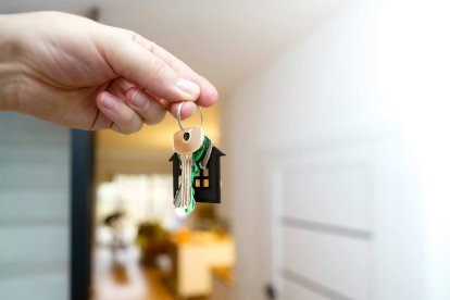 Preparar la documentación durante el verano puede agilizar la concesión de la hipoteca y facilitar la compra de vivienda tras las vacaciones.