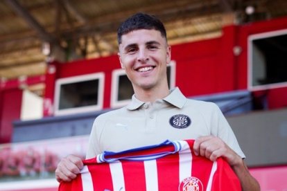 Iván Morante con la camiseta del Girona, su nuevo destino en el fútbol profesional.