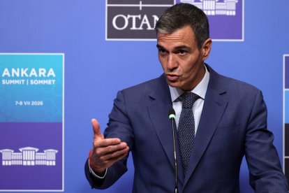 Pedro Sánchez en la cumbre de la Otan, en Turquía.