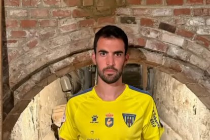 Claudio Medina jugará la presente temporada con el Atlético Mansillés.
