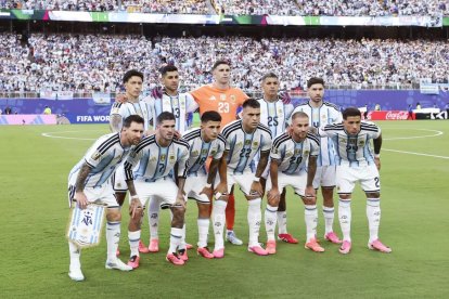 Once inicial de Argentina en su primer partido del Mundial, contra Argelia, a la que vencieron por 3-0 con un triplete de Messi.