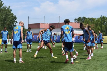 Entreno de la selección el viernes. Ayer tuvo que quedarse en el gimnasio por el clima.