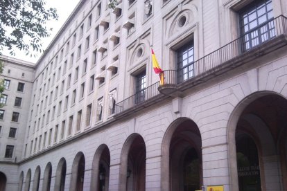 Vista de la fachada del Ministerio de Trabajo en Nuevos Ministerios en Madrid.
