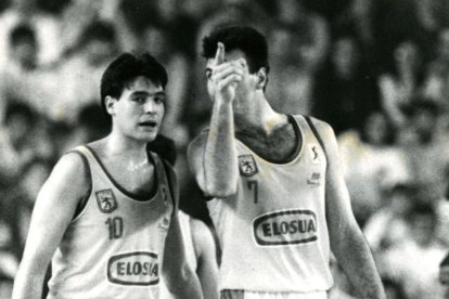 Xavi Fernández (con el 10) durante su etapa en Elosúa.