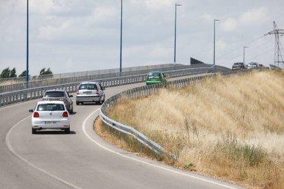 El puente se San Juan de Dios se abrió al tráfico hace 1 mes.
