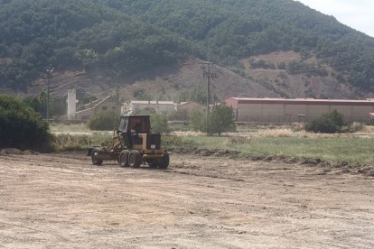 Parcela junto a la avenida Constitución donde estará el nuevo gran aparcamiento.