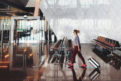 Conservar billetes, reservas y documentos de viaje hasta regresar a casa puede facilitar cualquier reclamación si surge un imprevisto durante las vacaciones.