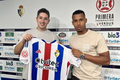 Quicala Bari, a la derecha, fue presentado.