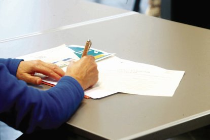 Entre los perceptores del IMV, hay más mujeres que hombres.
