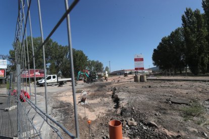Entrada en obras a la ronda de la Rosaleda por la zona de Cuatrovientos.