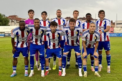 La SD Ponferradina se impuso con solvencia al Marino de Luanco.