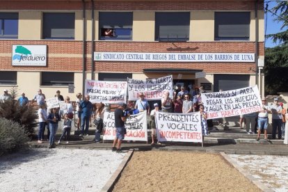 Un momento de la manifestación en Hospital de Órbigo.