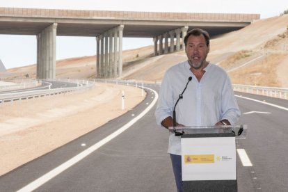 Puente inaugurando tramos de la autovía del Duero.