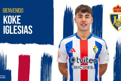 Koke Iglesias posa con la camiseta de la Deportiva.