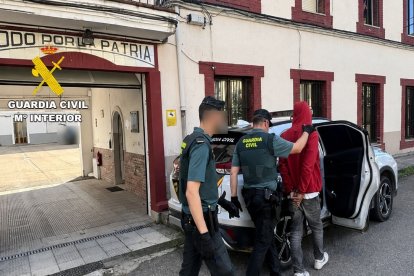 La Guardia Civil detiene a un joven de 22 años por un delito de lesiones durante las fiestas patronales de Sobrepeña.