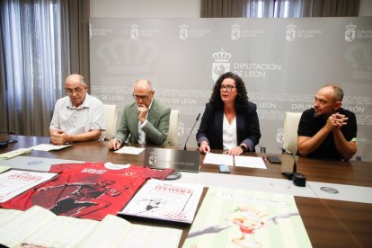 Un momento de la presentación, este martes, de la XIX Feria del Dulce de Benavides.